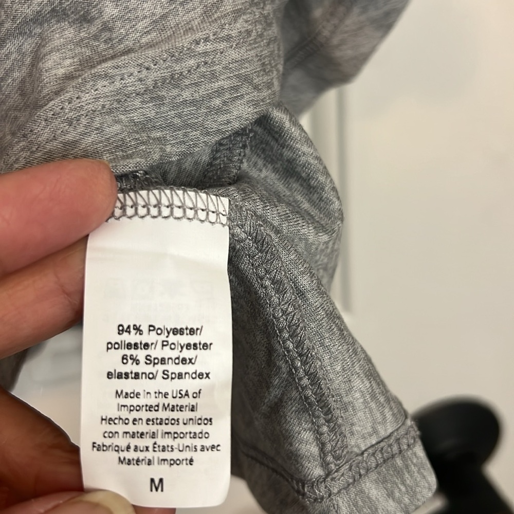New Beyond Yoga Women’s Size Medium Made in USA Gray Sleeveless Top - Picture 4 of 4